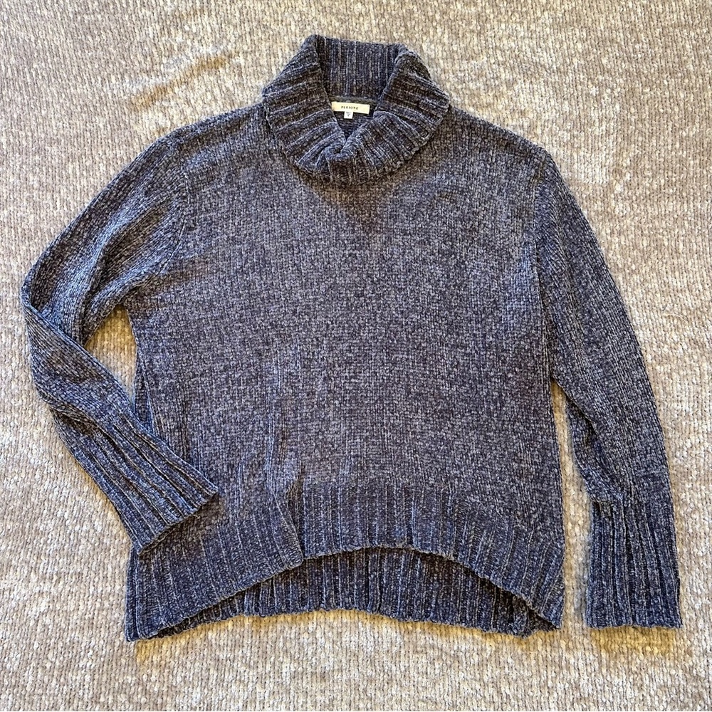 Pleione Grey Chenille Pullover Sweater